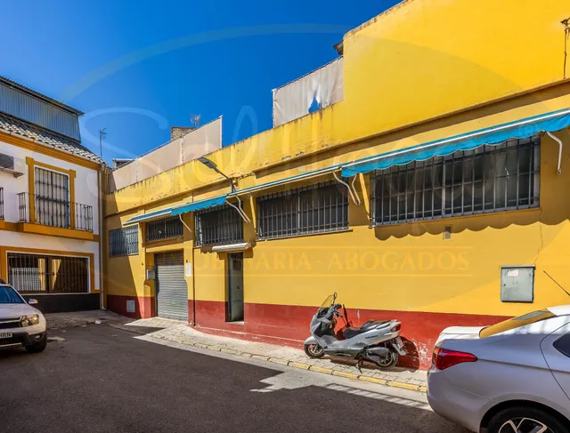 Edificio de uso industrial en venta en Camas (Sevilla) — 2
