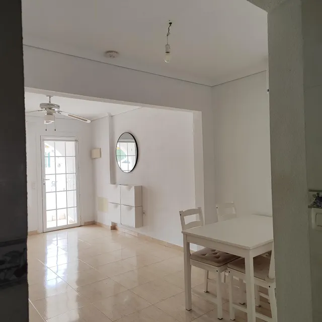 Adosado en Gran Alacant con solárium, balcón y piscina comunitaria — 31