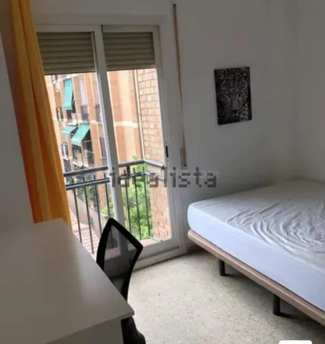 *SE ALQUILA PISO EN CALLE SANTIAGO LOZANO CON COMUNIDAD Y AG - foto 4