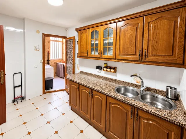 Amplia vivienda con ascensor en avenida de alcoy Alicante — 8