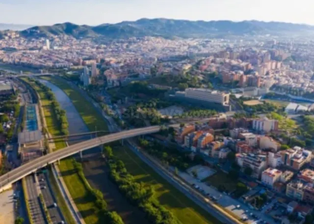 Local comercial 683m² en venta - Centre - foto 4