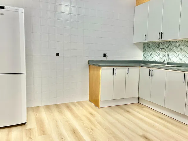 Amplio apartamento con vistas al Paseo, Frente al Club Náutico de Torrevieja — 13