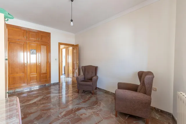 Casa en esquina en venta en Las Gabias — 46