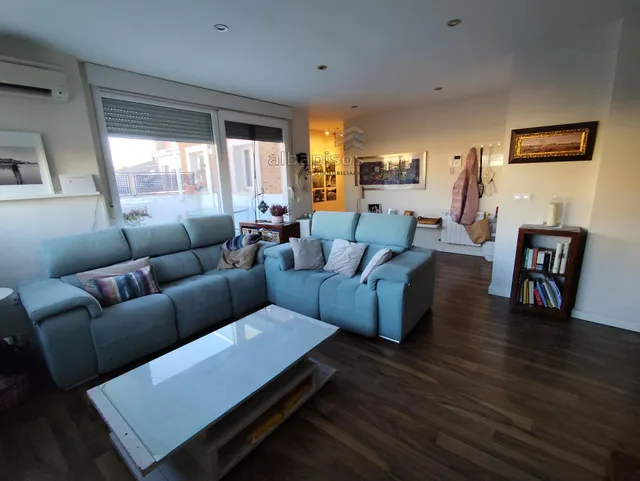 EXCLUSIVO ÁTICO CON TERRAZA Y GARAJE INCLUIDO EN ZONA ARQUIT - foto 5