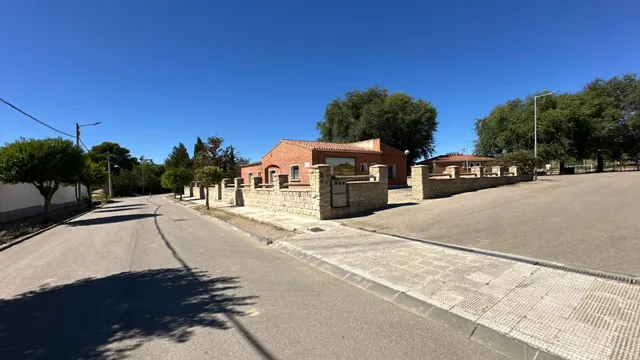Casa 4 habitaciones 115m² en venta - Lalueza — 48