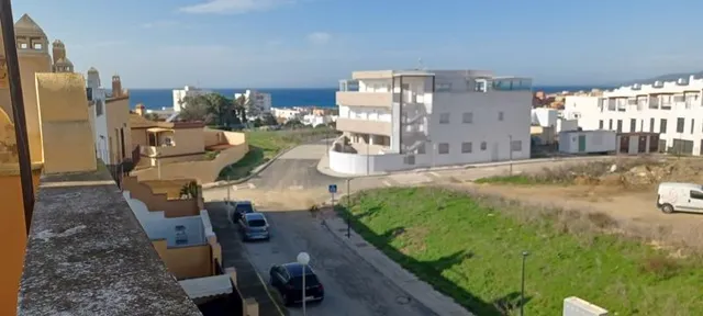 Amplio adosado totalmente reformado con Apartamento independiente. — 24
