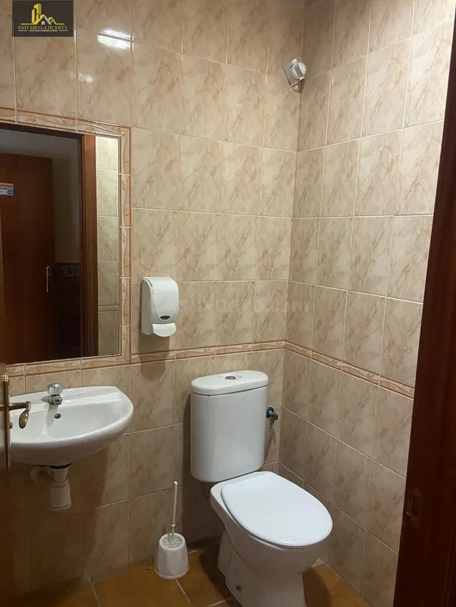 NAVE EN ZONA ALTA DEMANDA CON LICENCIA DE COCINA 98m2 - foto 4