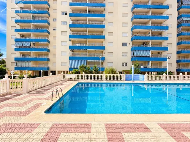 Apartamento en  la playa de Gandía a 200 metros del mar con piscina y garaje — 7