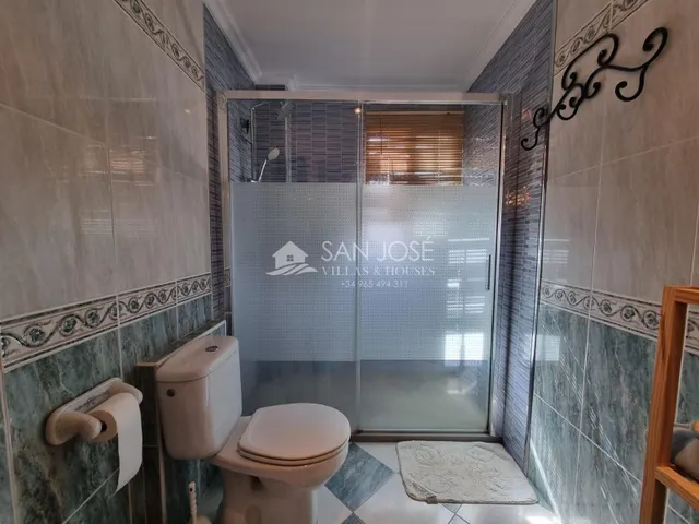 SE VENDE VILLA DE LUJO EN HONDON DE LOS FRAILES — 34