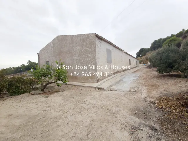 SE VENDE CASA DE CAMPO DIAFANA MUY CERCA DE ASPE — 8