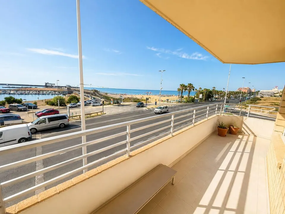 ¡PRIMERA LINEA! 3 habitaciones CON VISTAS AL MAR