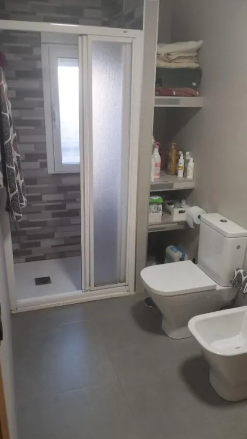 Apartamento reformado 2 hab 1 baño Torrevieja listo para vivir — 10