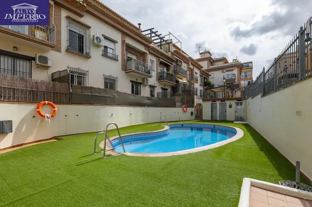 Ático en venta en La Zubia — 24