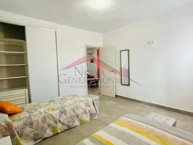PISO EN DOS APARTAMENTOS INDEPENDIENTES — 18