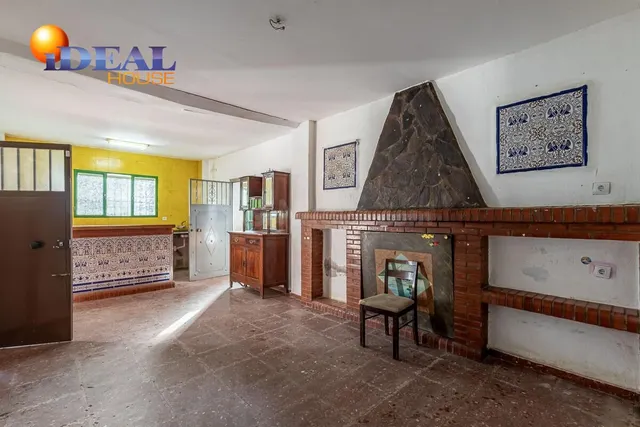 Cortijo con casa de 117 m2 y terreno de 2.312 m2 en Santa Fe — 3