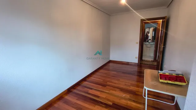 Se vende piso en Los Corrales de Buelna — 33