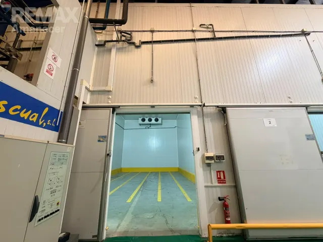 Nave industrial agroalimentaria equipada con cámaras frigoríficas y fotovoltaica — 15