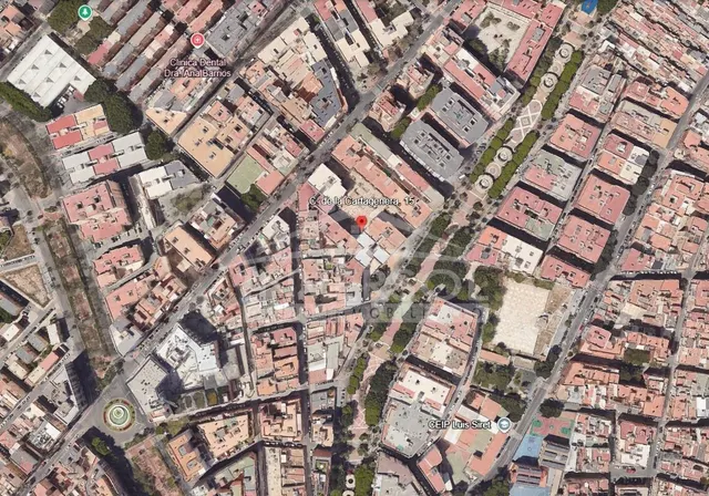 AMPLIO PISO EN EL CENTRO DE ALMERIA - foto 2