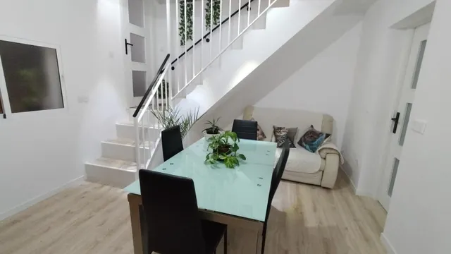 ESPECTACULAR CASA EN ESQUINA EN LA ZUBIA — 37