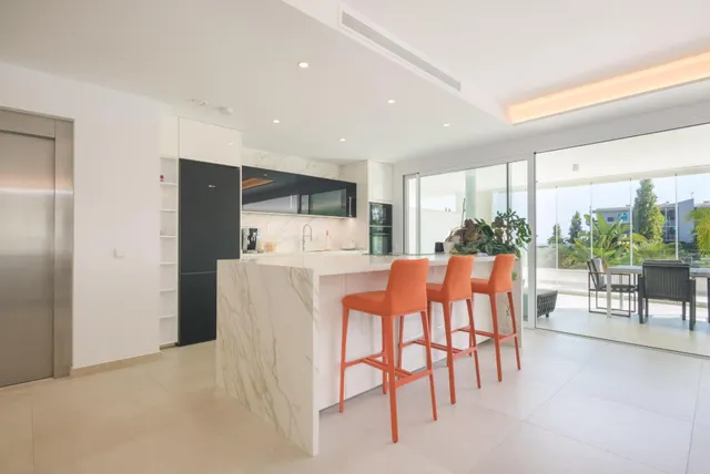 Impresionante vivienda de lujo en Benalmádena con vistas infinitas al Mediterráneo — 16