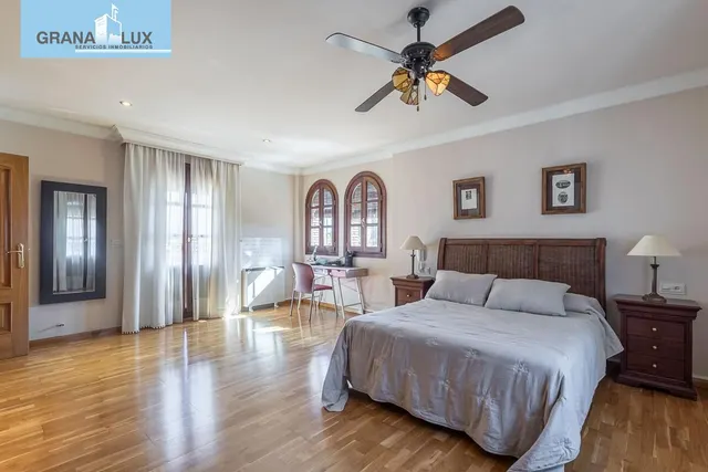 INCREÍBLE CHALET INDEPENDIENTE EN ZONA PRIVILEGIADA — 22