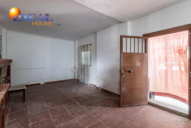 Cortijo con casa de 117 m2 y terreno de 2.312 m2 en Santa Fe — 4