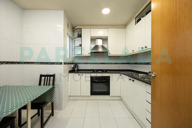 Ático exclusivo con dos terrazas y vistas al mar en el centro de Badalona — 17