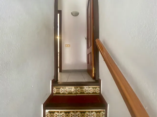Gran casa de pueblo a dos calles en el centro — 16