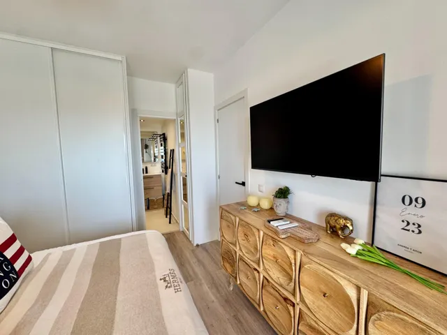 Venta de casa adosada con tres dormitorios en Benalmádena Costa, Málaga, Costa del Sol — 46
