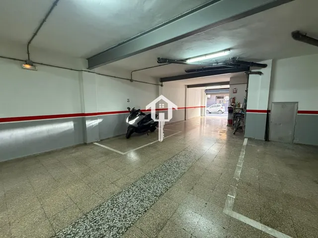 Plaza de garaje para moto en carolinas bajas, calle san carlos — 6