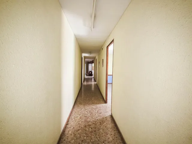 Tercera planta de edificio de oficinas en alquiler en el centro de Barberà del Vallès — 15