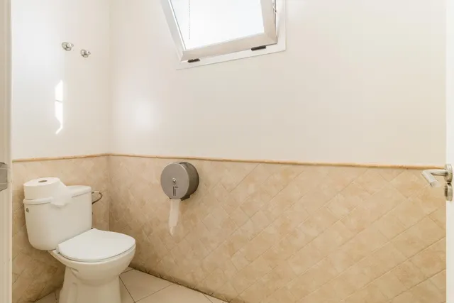 Negocio 10 habitaciones 273m² en venta - Marbella — 34