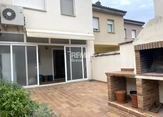 Amplio Adosado en Sarria de Ter - Ideal para Entrar a Vivir — 28
