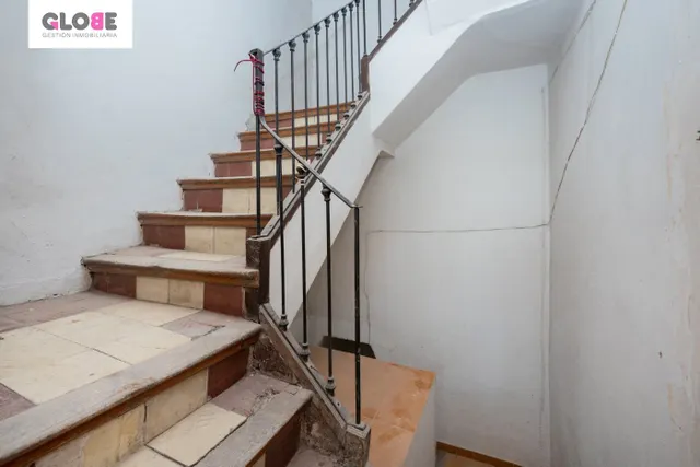 A LA VENTA EDIFICIO EN PLAZA BIB-RAMBLA — 17