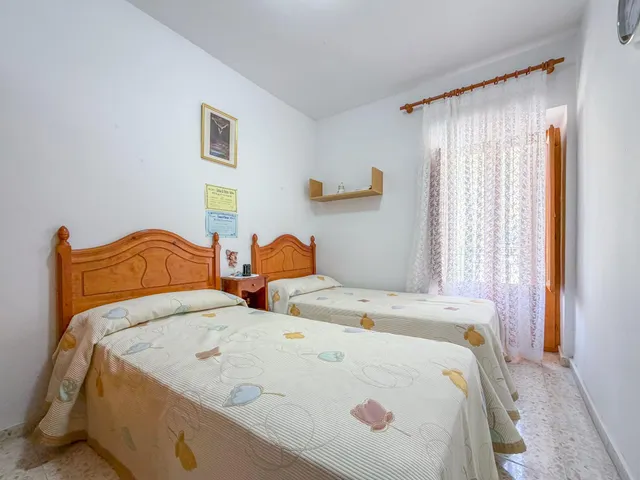 Casa independiente en la entrada de Pinos Genil. (A 10 minutos de Granada) — 18