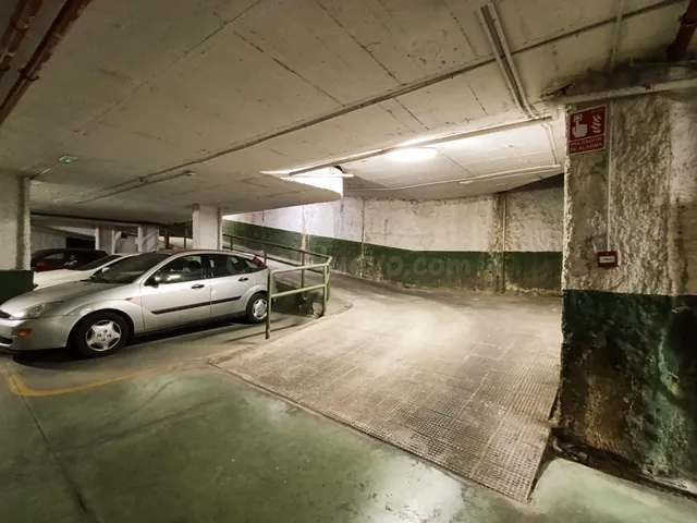 PLAZA DE GARAJE PARA COCHE Y MOTO EN PLENO CENTRO DE SEVILLA - foto 4