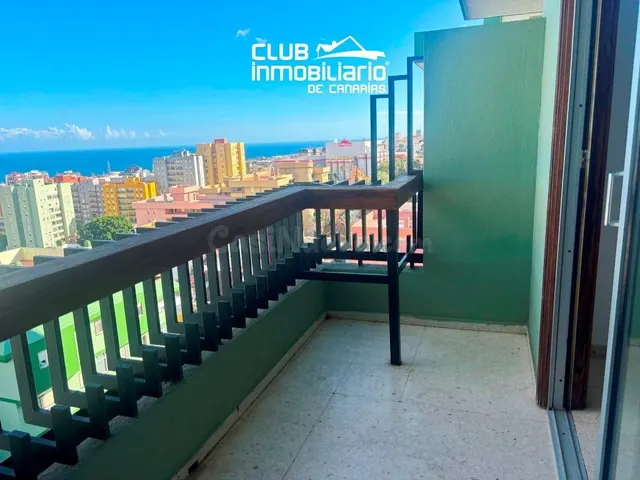 Amplio y luminoso piso de 3 habitaciones con balcón y vistas a santa cruz — 2