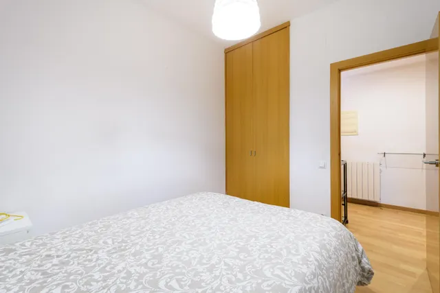 PISO ALTO CON BALCÓN/TERRAZA Y TRES PIEZAS EXTERIORES EN EL EIXAMPLE — 18