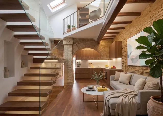 Casa semi-reformada en plaza Potro Lucano