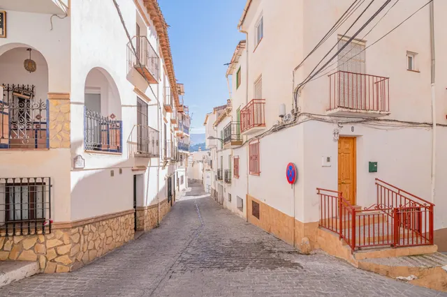 La mejor casa rural de Güejar Sierra se acaba de poner a la venta — 4