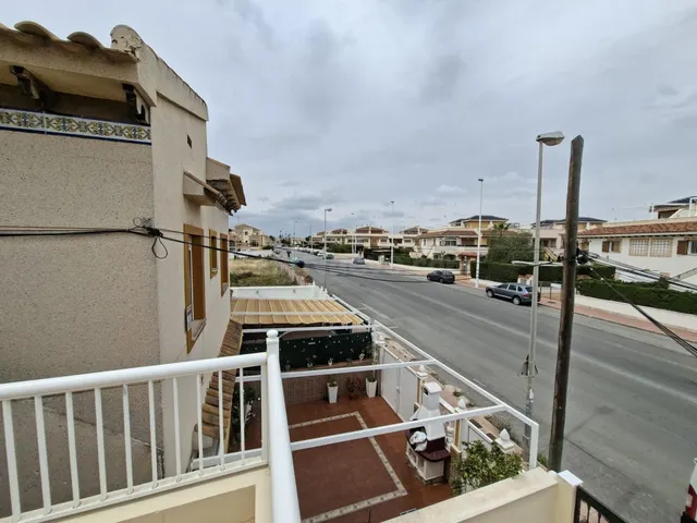 Bungalow en planta alta con 2 dormitorios, baño, con traster - foto 4
