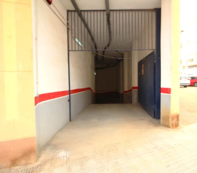Plaza de parking de entidad bancaria en Torreblanca — 3