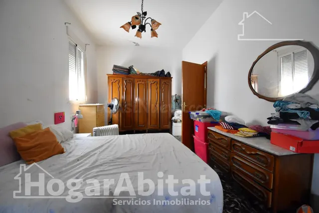 !OPORTUNIDAD! AMPLIA CASA CON TERRAZA Y CHIMENEA EN BUENA ZO - foto 4