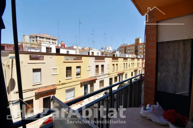 ¡CENTRO VILA-REAL! ESQUINERO Y LUMINOSO CON BALCÓN — 9