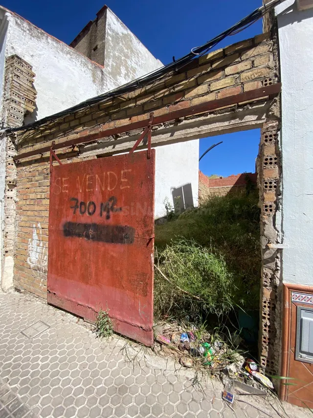 Oportunidad Única: Solar de 575 m2 en Calle Los Remedios, Zo