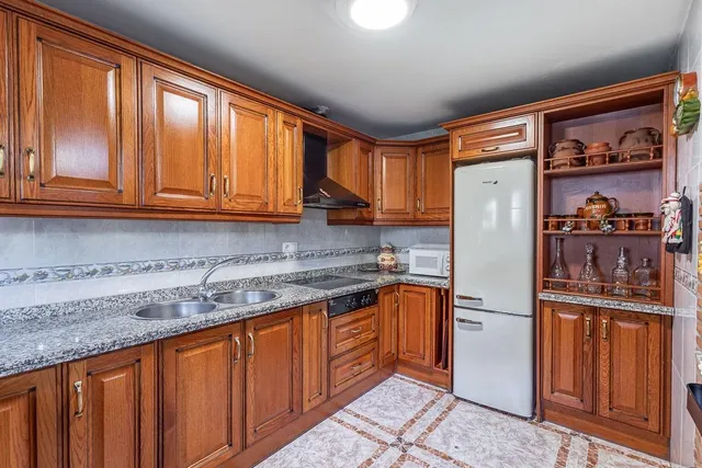 Casa en Ogijares con piscina comunitaria. — 11