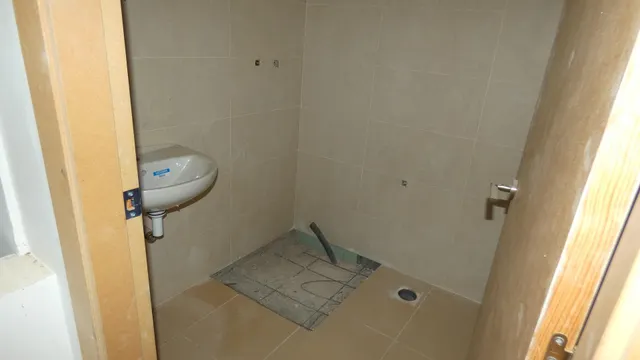 CASA EN CONSTRUCCIÓ A LA LLACUNA — 13