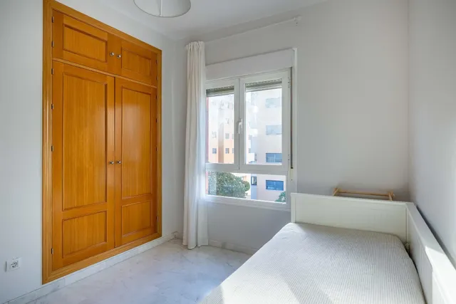 MAGNÍFICO PISO DE 4 DORMITORIOS CON GARAJE, PISCINA Y PÁDEL EN MAIRENA DEL ALJARAFE — 23
