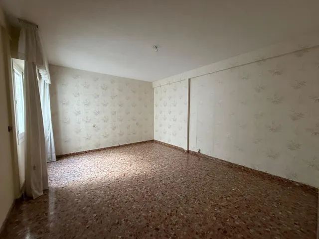 Amplia vivienda de 4 dormitorios en el centro de San Juan de Alicante — 10