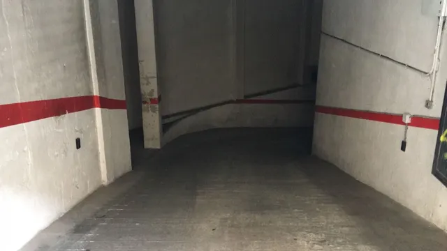 Urbis te ofrece una plaza de garaje en alquiler en zona San Esteban, Salamanca — 3